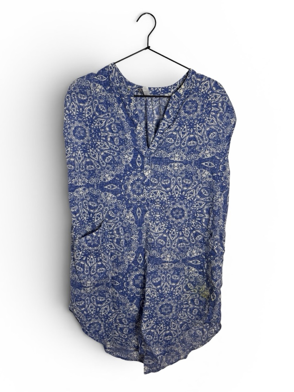 Gap Body Paisley Print Blue and White Tunic Top
